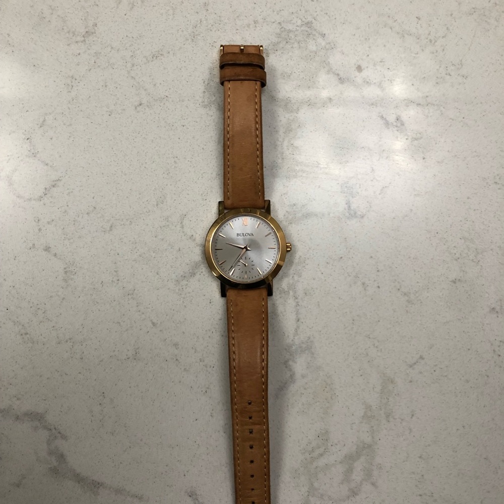 woman’s watch - Picture 2 of 3